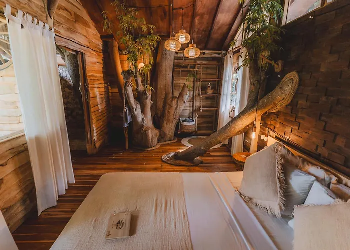 Lodge Roots Tree House - Boutique - Uluwatu
