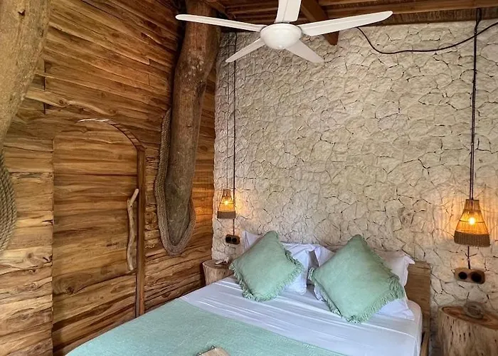 Roots Tree House - Boutique - Uluwatu