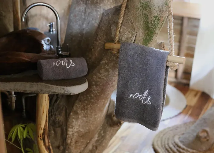 Roots Tree House - Boutique - * Uluwatu