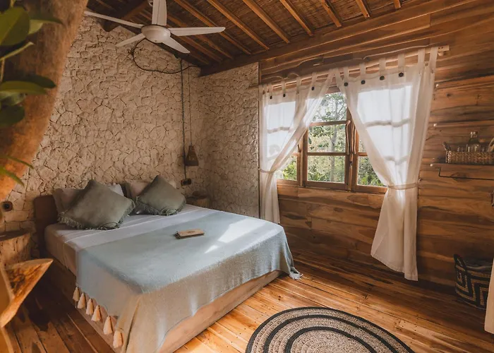 Roots Tree House - Boutique - Uluwatu