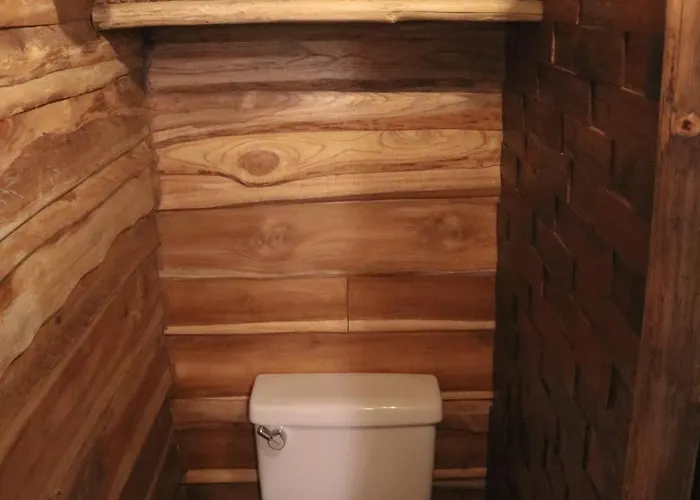 Lodge Roots Tree House - Boutique - *
