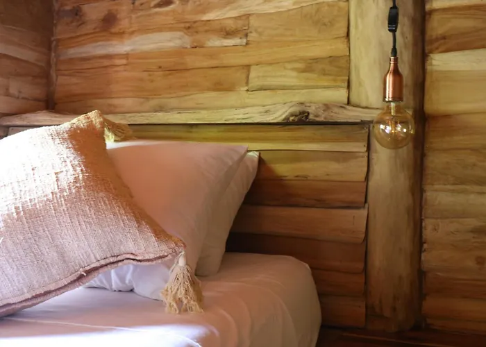 Lodge Roots Tree House - Boutique - Uluwatu
