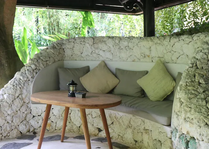 Roots Tree House - Boutique - *