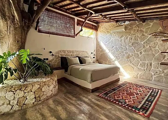 Roots Tree House - Boutique - Uluwatu